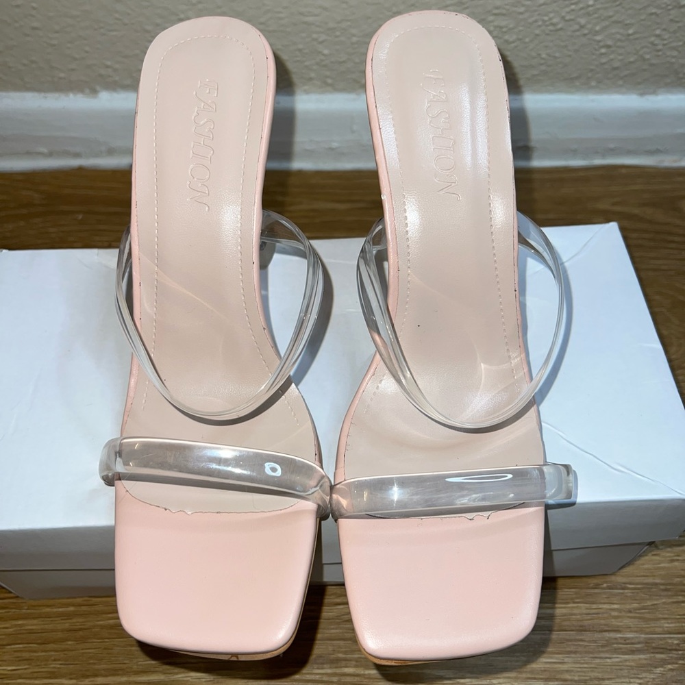NUDE HEELS SIZE 6.5W (37)